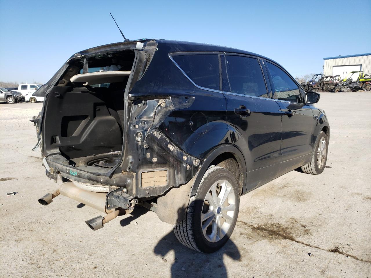 Photo 4 from auction – 2017 FORD ESCAPE SE with VIN 1FMCU0GD5HUC78628