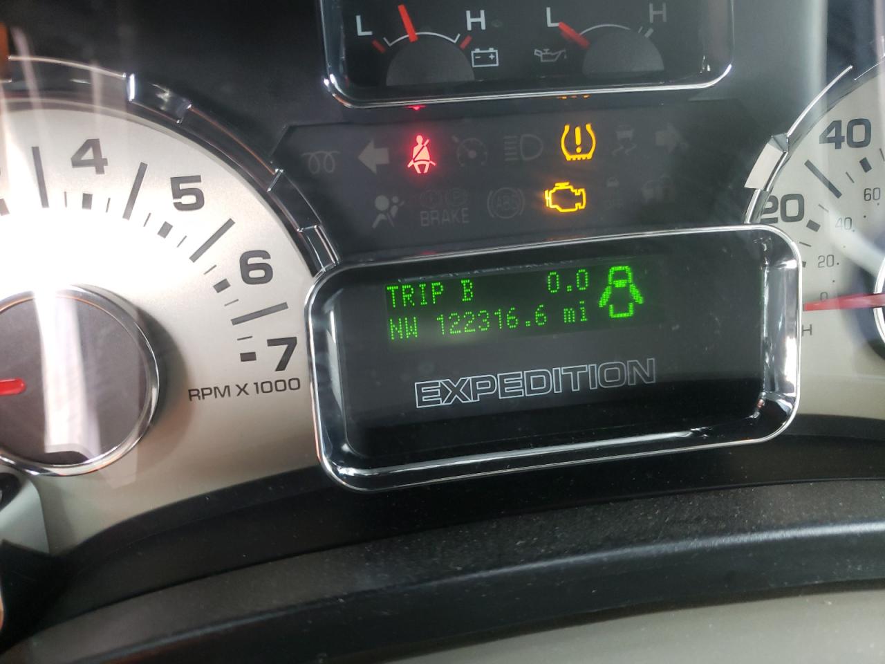 Photo 8 from auction – 2014 FORD EXPEDITION with VIN 1FMJK2A51EEF17625