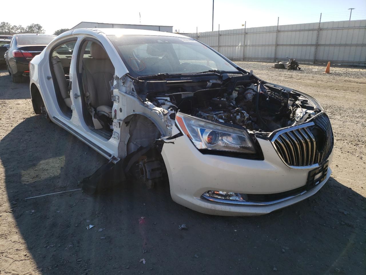 BUICK LACROSSE 2014 with VIN 1G4GC5G38EF173431 - Photo from auction