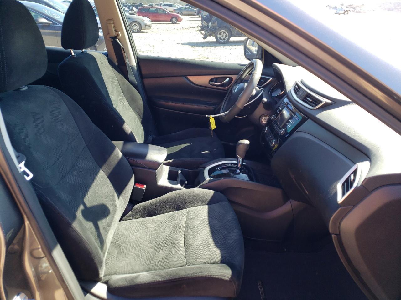 Photo 5 from auction – 2016 NISSAN ROGUE S with VIN 5N1AT2MT5GC766838