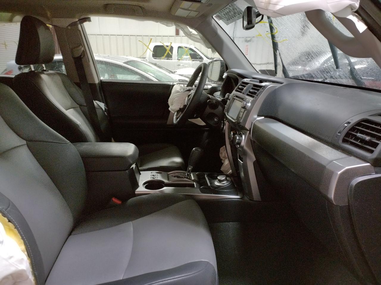 Photo 5 from auction – 2019 TOYOTA 4RUNNER SR with VIN JTEBU5JR9K5634223