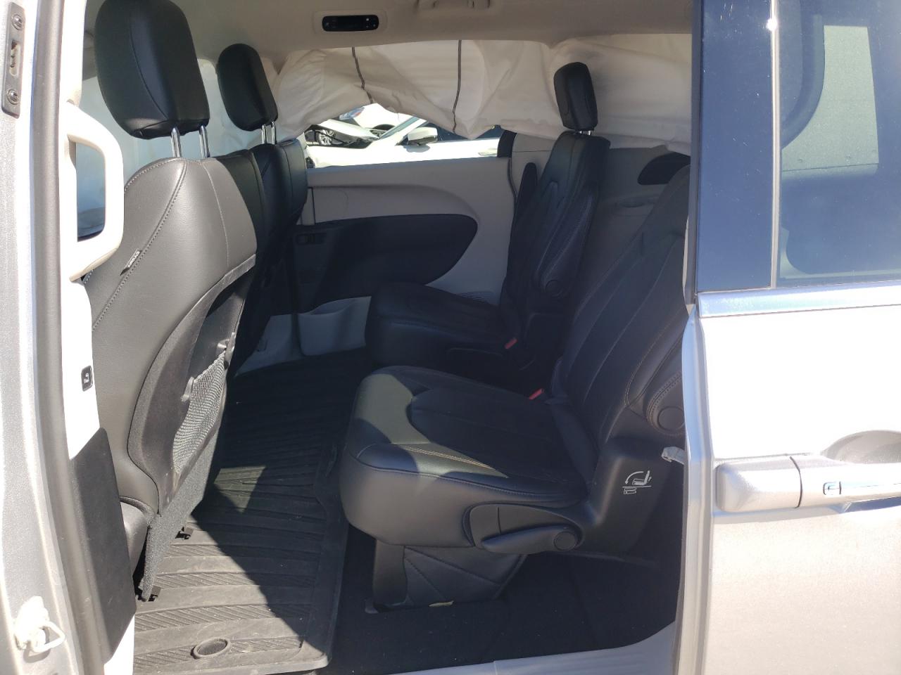 Photo 6 from auction – 2017 CHRYSLER PACIFICA T with VIN 2C4RC1BG1HR516951