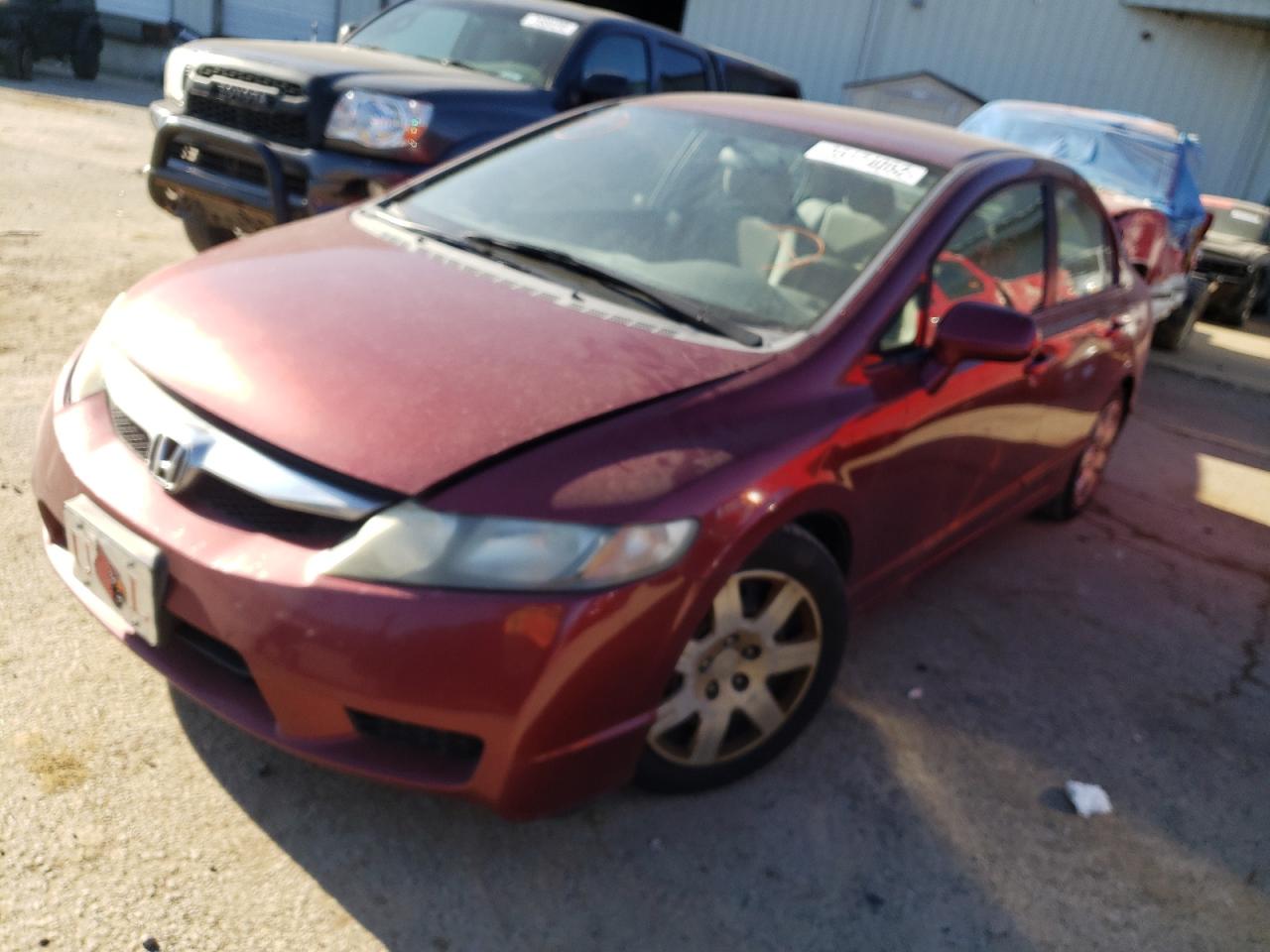 Photo 2 from auction – 2010 HONDA CIVIC LX with VIN 19XFA1F55AE016073