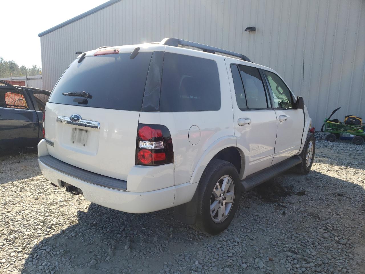 Photo 4 from auction – 2009 FORD EXPLORER X with VIN 1FMEU63E69UA27516