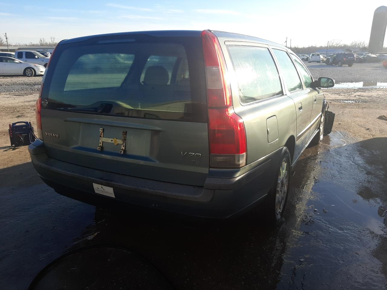 Photo 4 from auction – 2001 VOLVO V70 with VIN YV1SW53D712087639