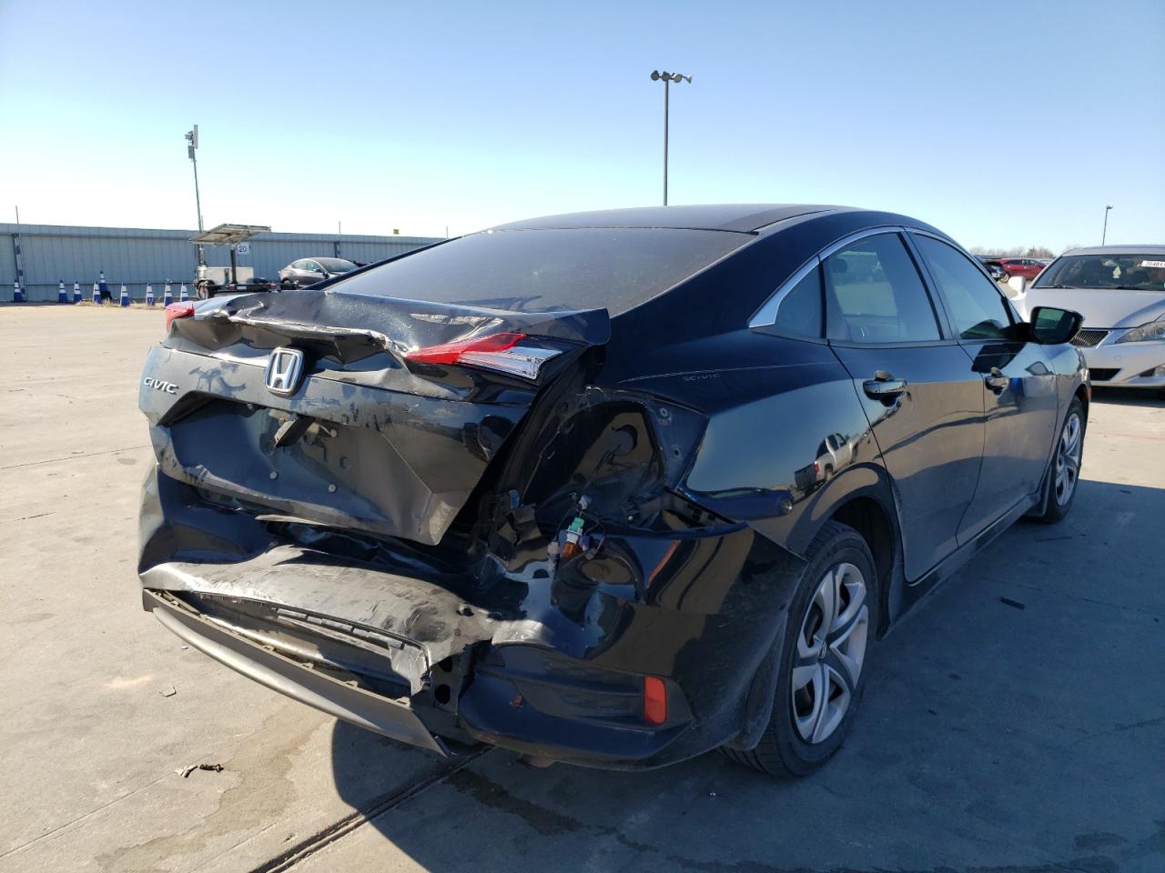 Photo 4 from auction – 2017 HONDA CIVIC LX with VIN 19XFC2F54HE053965