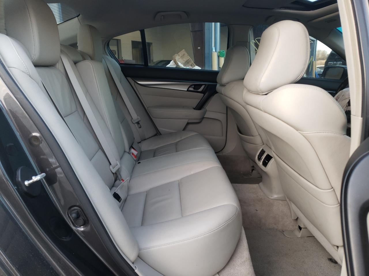 Photo 6 from auction – 2010 ACURA TL with VIN 19UUA8F26AA002046