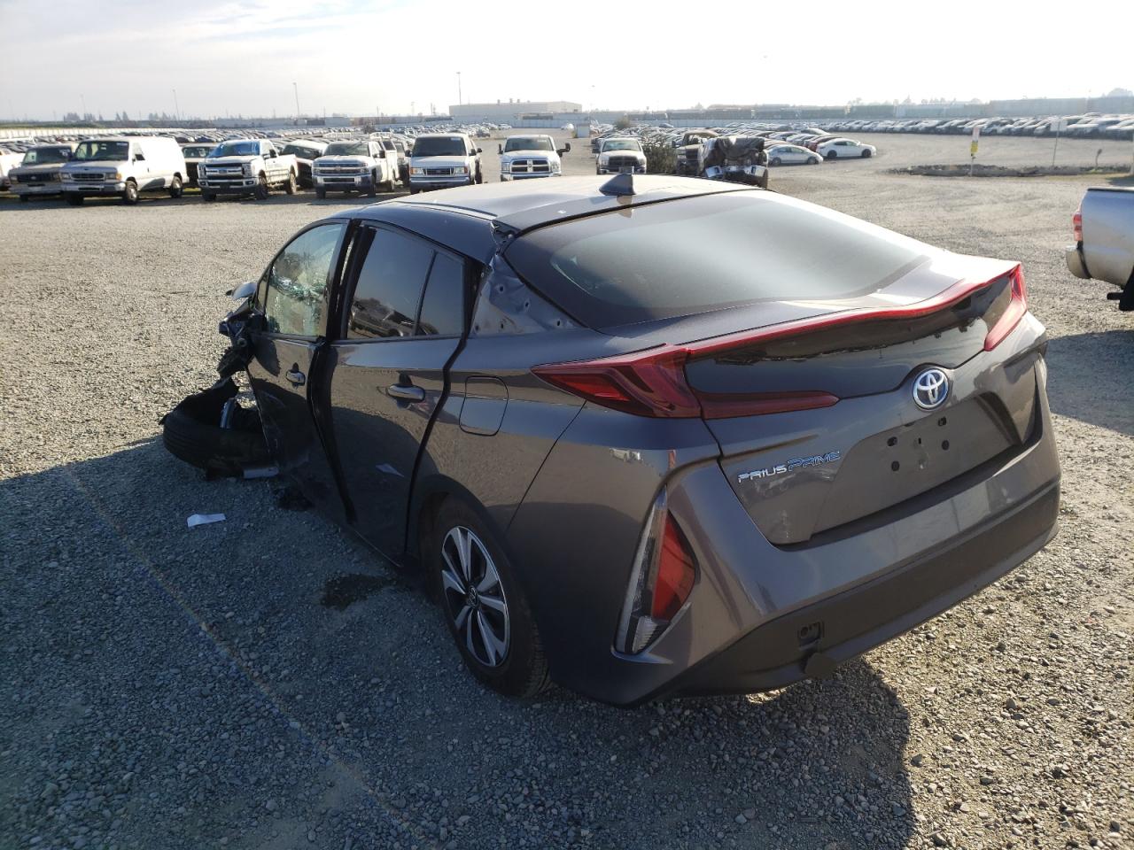 Photo 3 from auction – 2018 TOYOTA PRIUS PRIM with VIN JTDKARFP9J3103206