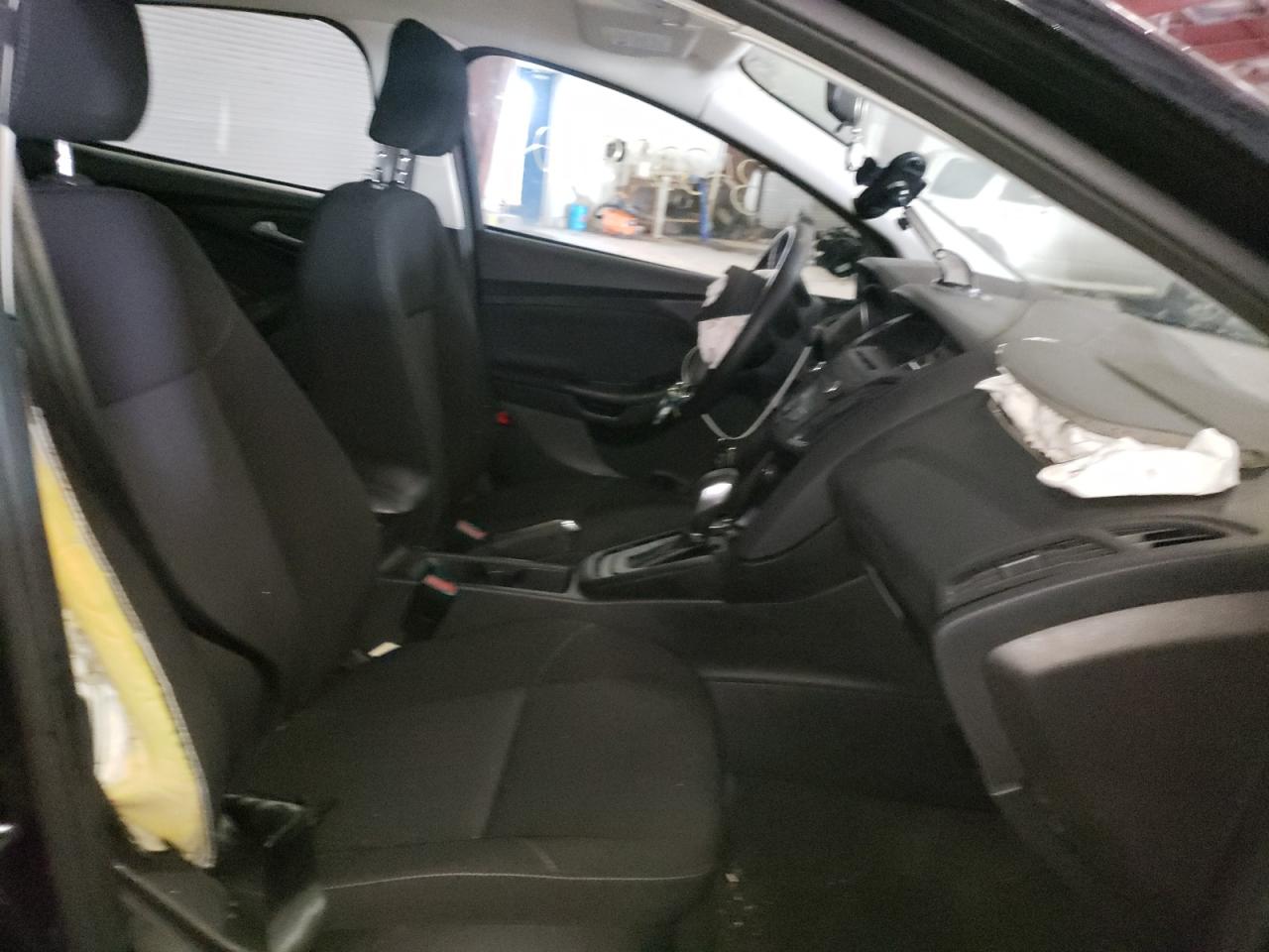 Photo 5 from auction – 2017 FORD FOCUS SE with VIN 1FADP3F23HL340685