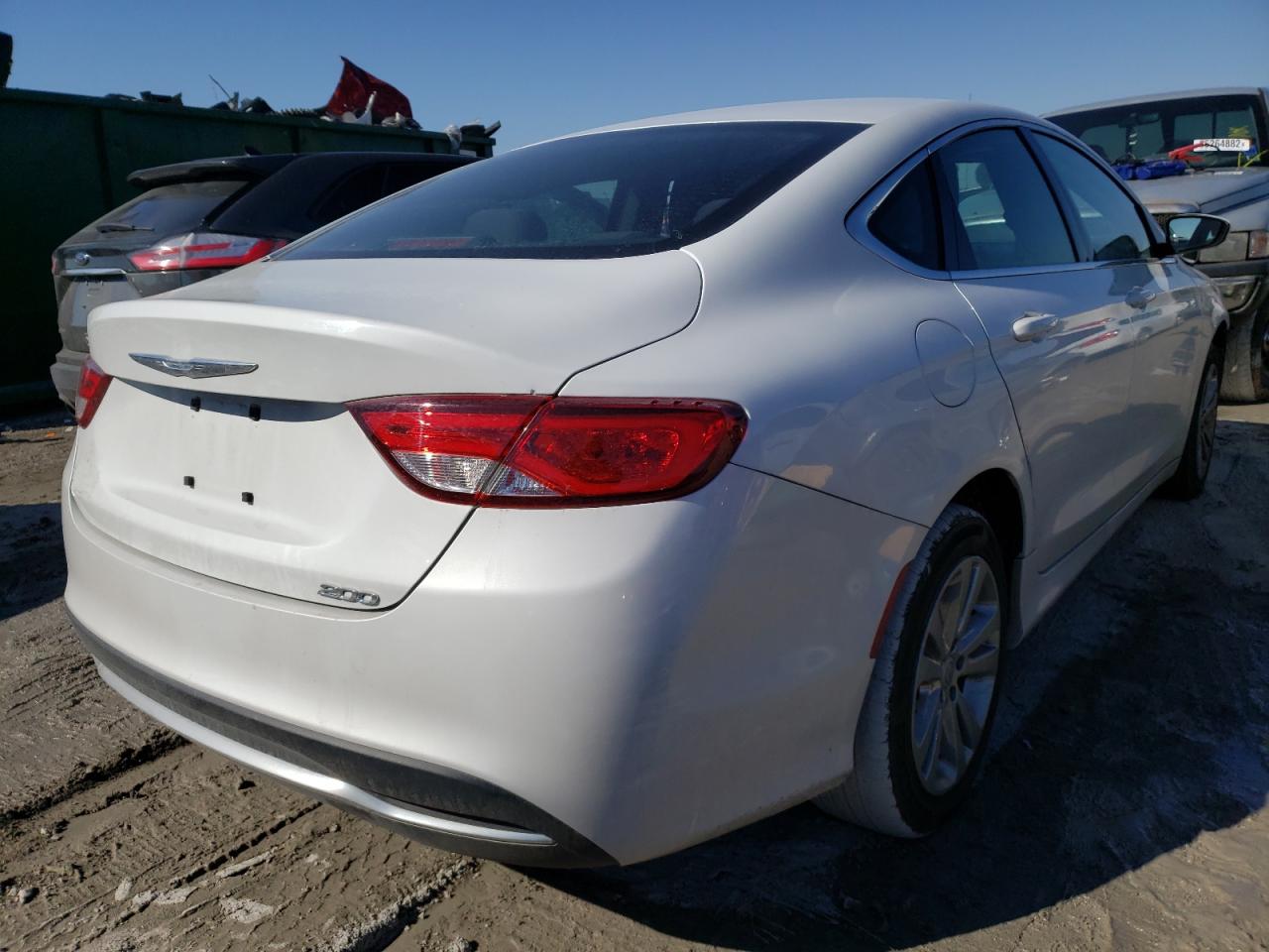 Photo 4 from auction – 2015 CHRYSLER 200 LIMITE with VIN 1C3CCCAB9FN588017