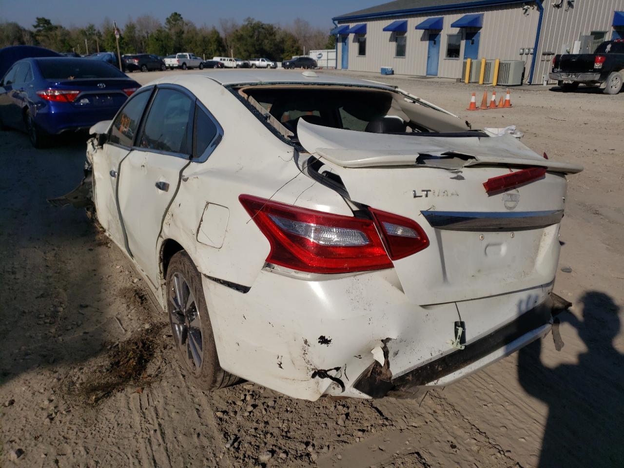 Photo 3 from auction – 2017 NISSAN ALTIMA 2.5 with VIN 1N4AL3AP7HC109659