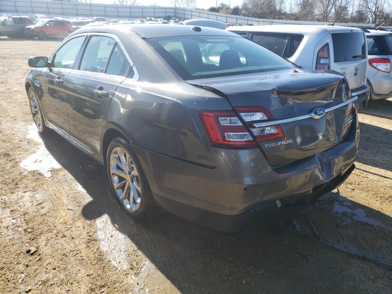 Photo 3 from auction – 2015 FORD TAURUS LIM with VIN 1FAHP2F80FG137551