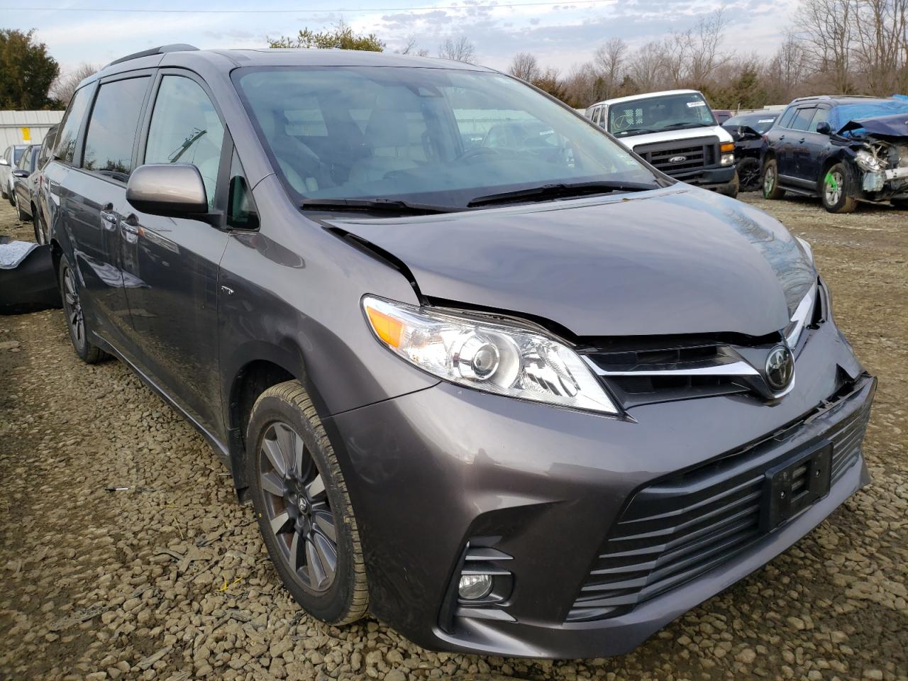Photo 1 from auction – 2018 TOYOTA SIENNA XLE with VIN 5TDDZ3DC8JS205531