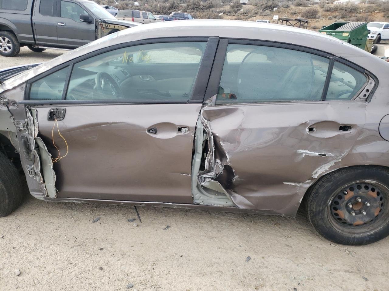 Photo 9 from auction – 2014 HONDA CIVIC LX with VIN 19XFB2F53EE011950