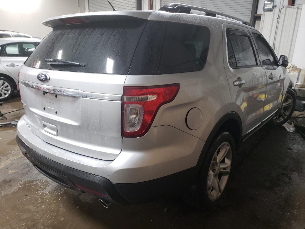 Photo 4 from auction – 2013 FORD EXPLORER L with VIN 1FM5K7F87DGA55169