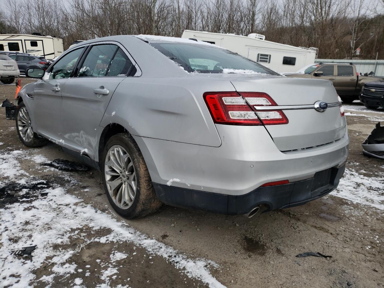Photo 3 from auction – 2015 FORD TAURUS LIM with VIN 1FAHP2F84FG152215