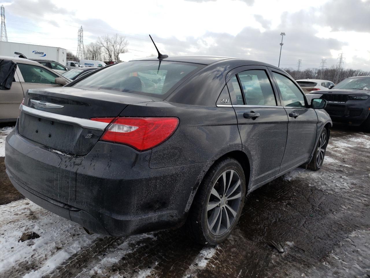 Photo 4 from auction – 2013 CHRYSLER 200 TOURIN with VIN 1C3CCBBG4DN718075