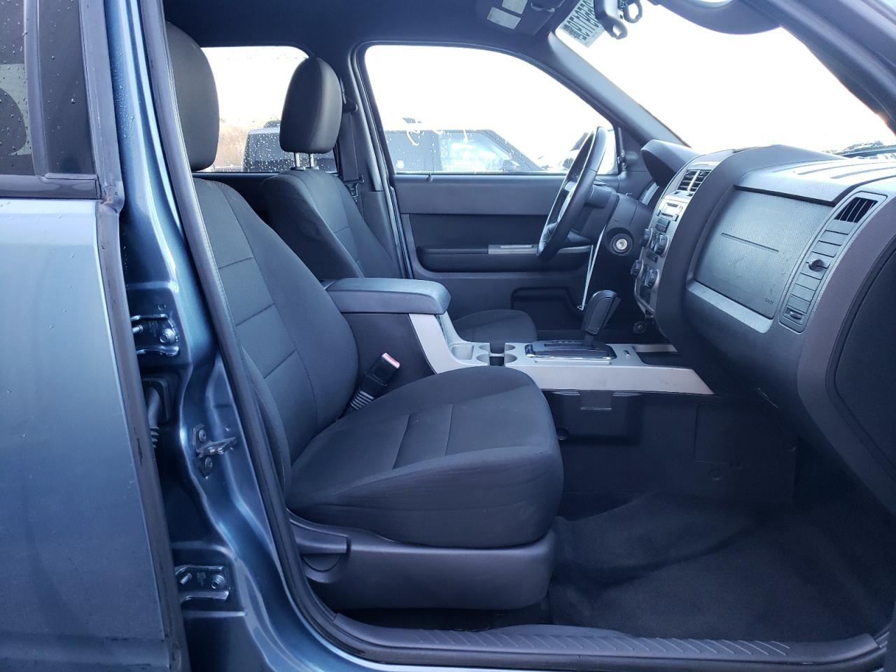 Photo 5 from auction – 2010 FORD ESCAPE XLT with VIN 1FMCU0D7XAKB76449