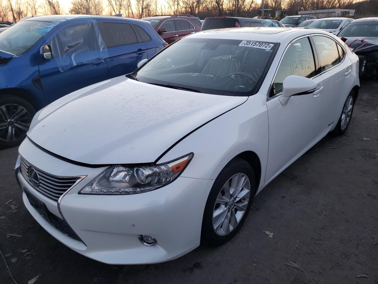 Photo 2 from auction – 2015 LEXUS ES 300H with VIN JTHBW1GG8F2087237