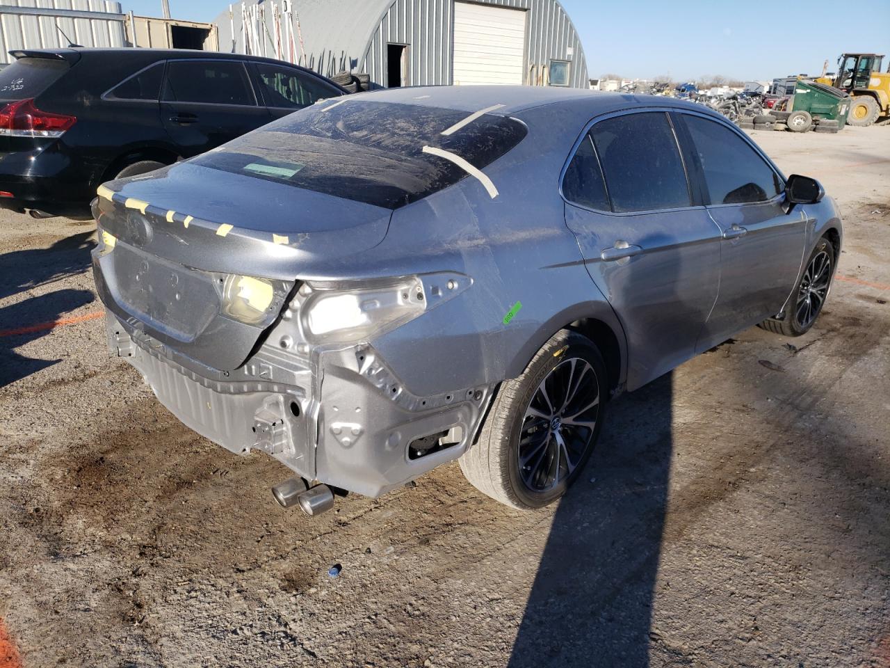 Photo 4 from auction – 2019 TOYOTA CAMRY L with VIN 4T1B11HK7KU765375