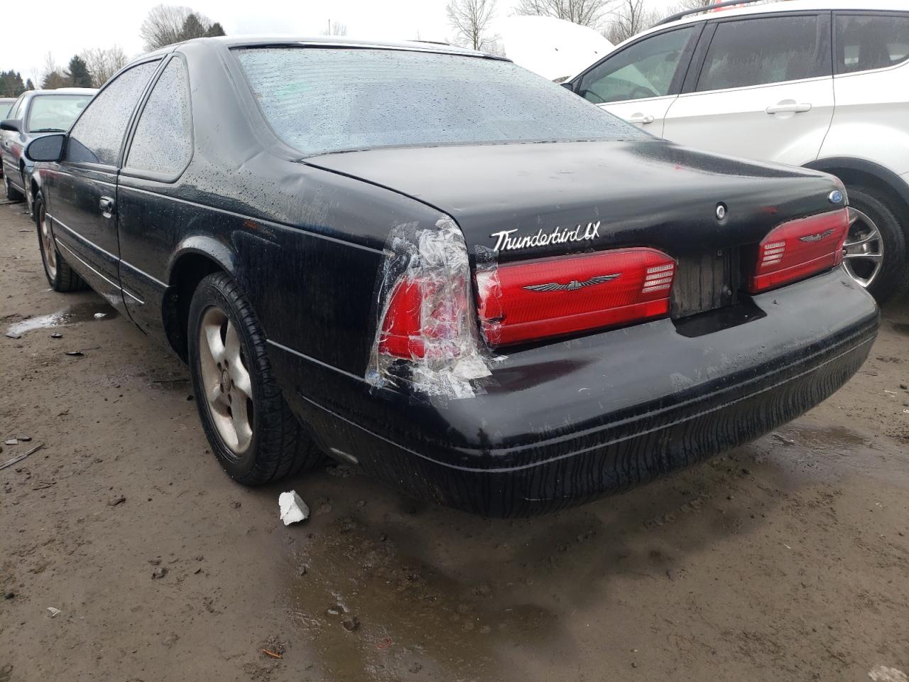 Photo 3 from auction – 1997 FORD THUNDERBIR with VIN 1FALP62W2VH156262