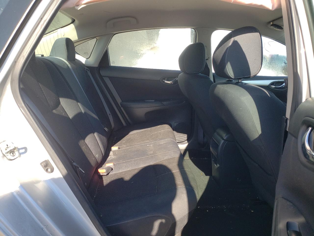 Photo 6 from auction – 2016 NISSAN SENTRA S with VIN 3N1AB7AP2GY216390
