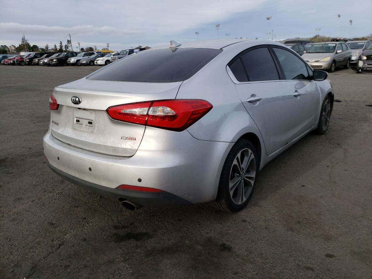 Photo 4 from auction – 2016 KIA FORTE EX with VIN KNAFZ4A80G5530619