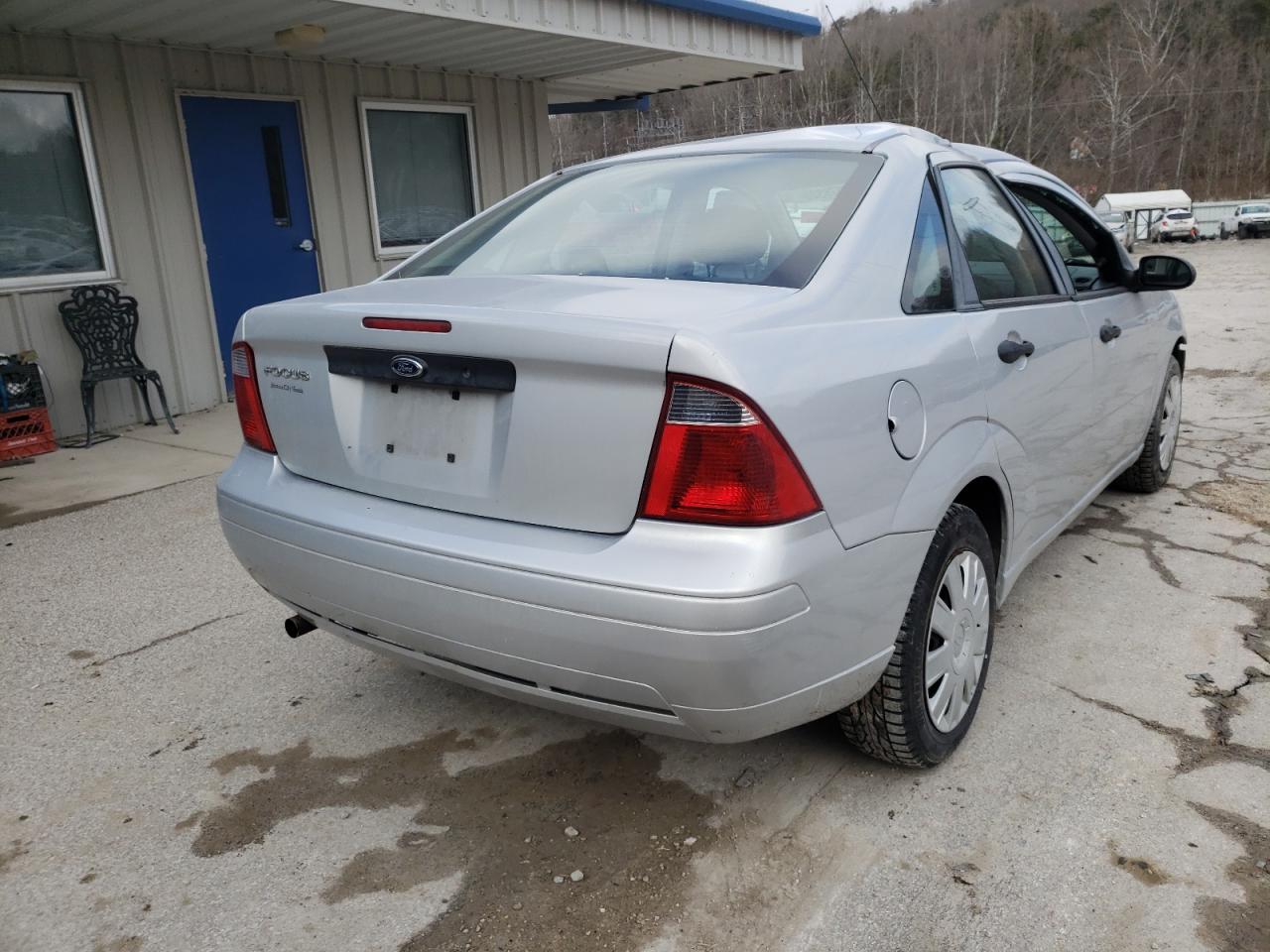 Photo 4 from auction – 2007 FORD FOCUS ZX4 with VIN 1FAFP34N07W260201