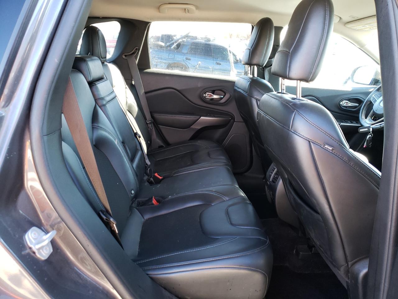 Photo 6 from auction – 2019 JEEP CHEROKEE L with VIN 1C4PJMLX2KD156452