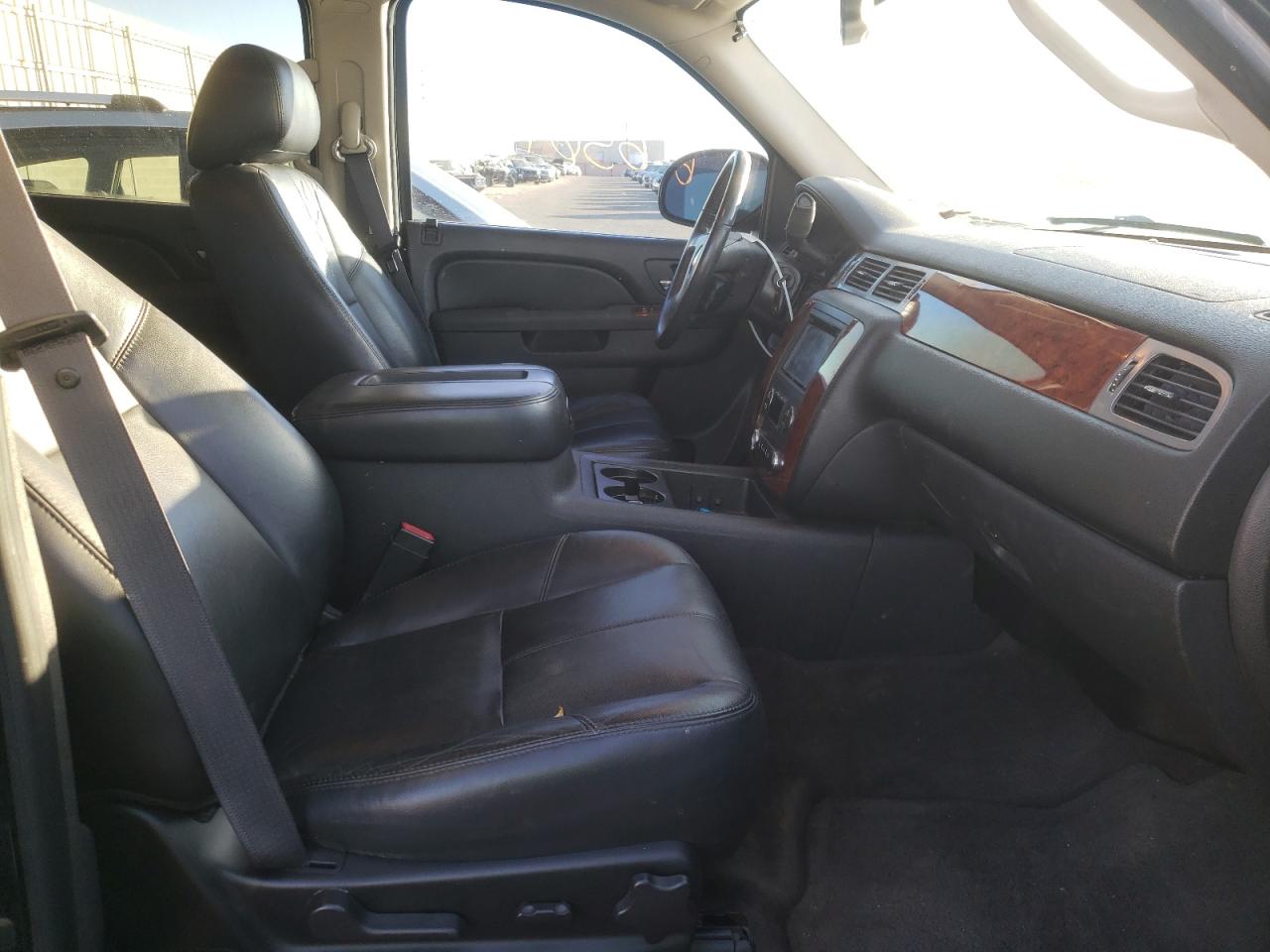 Photo 5 from auction – 2011 CHEVROLET AVALANCHE with VIN 3GNMCFE05BG119544