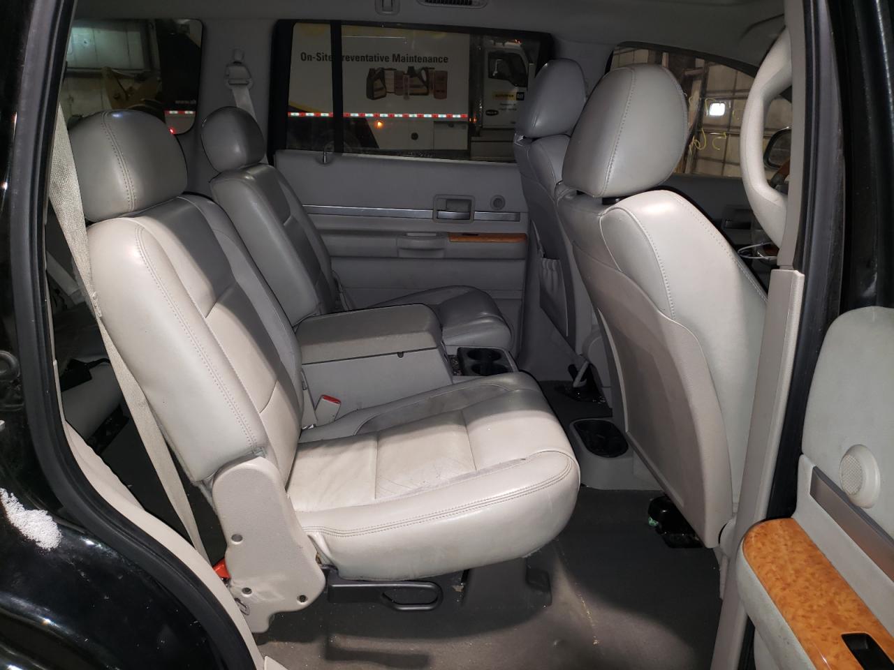 Photo 6 from auction – 2007 CHRYSLER ASPEN LIMI with VIN 1A8HW582X7F582855