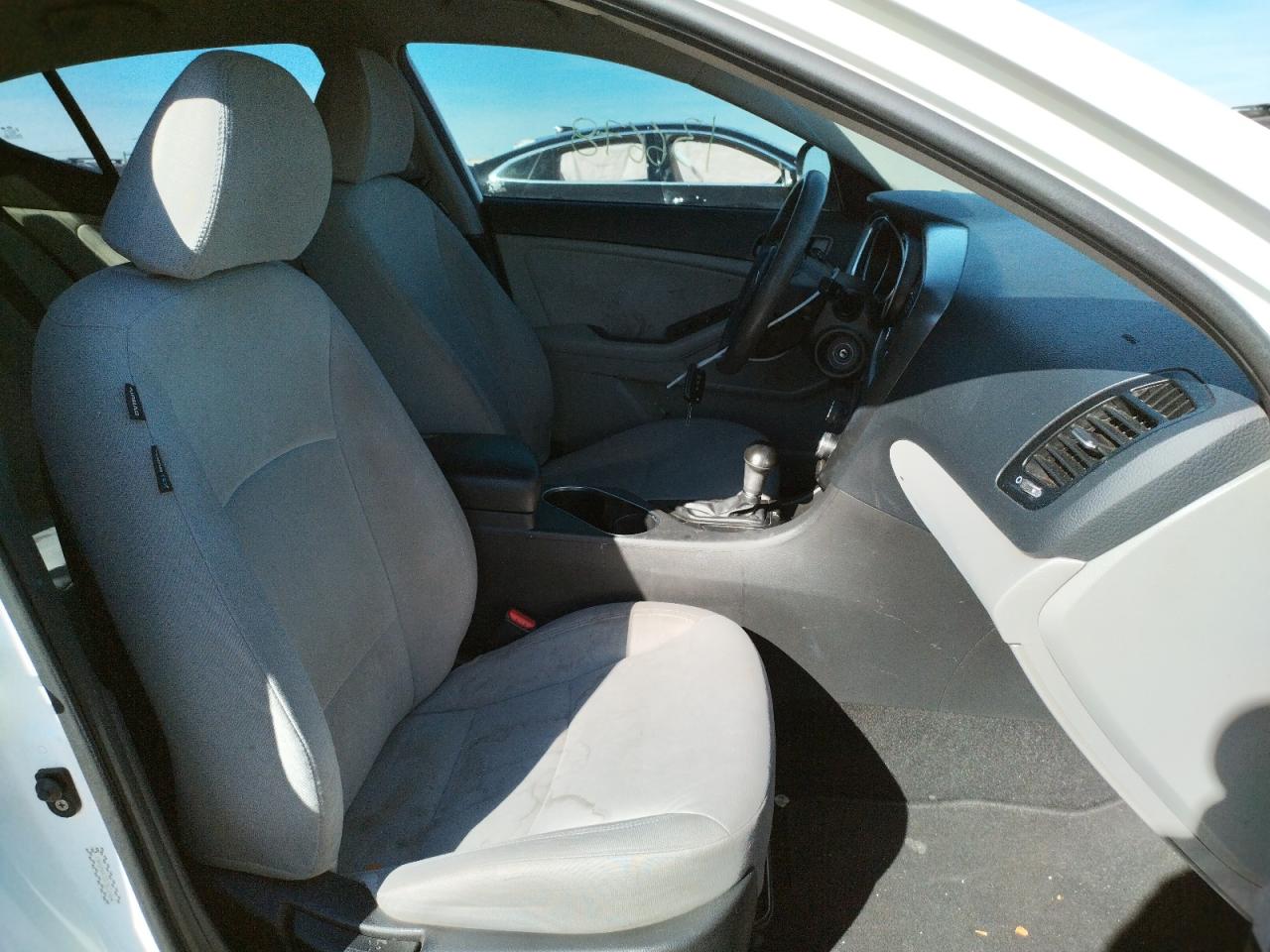 Photo 5 from auction – 2015 KIA OPTIMA LX with VIN KNAGM4A78F5631464