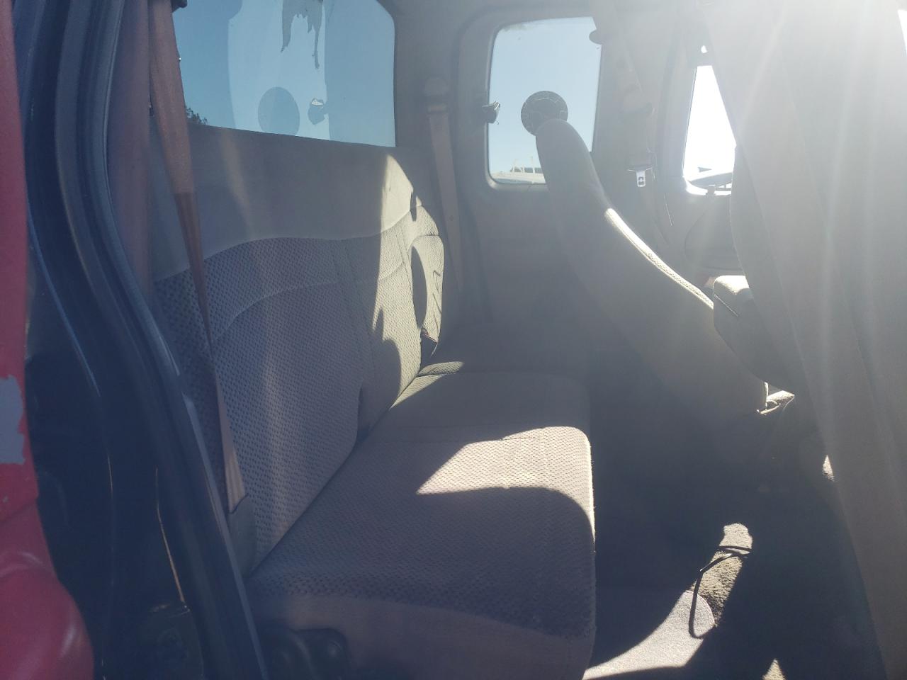 Photo 6 from auction – 2000 FORD F150 with VIN 1FTRX17L1YNA52812