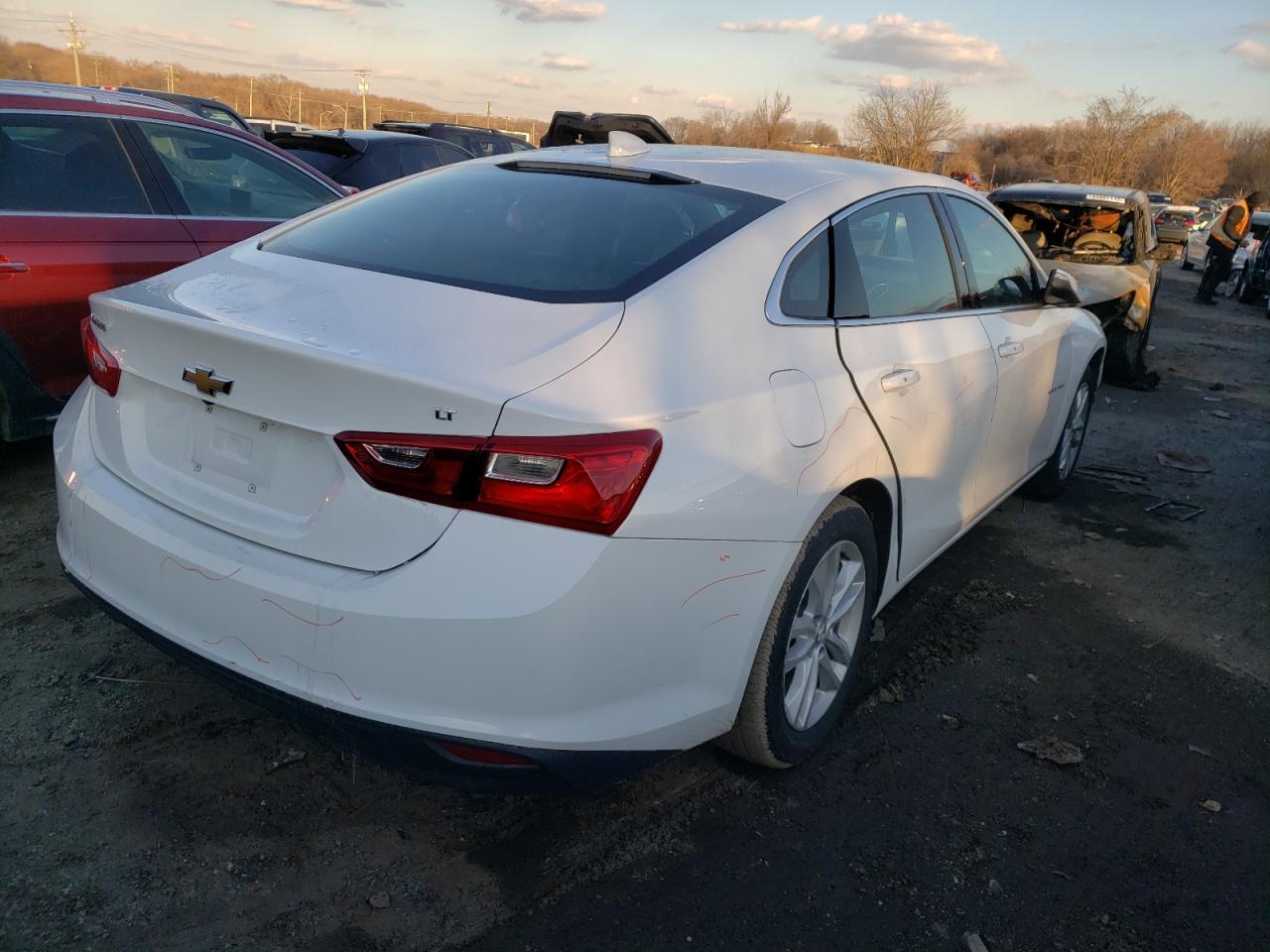 Photo 4 from auction – 2018 CHEVROLET MALIBU LT with VIN 1G1ZD5ST6JF138486