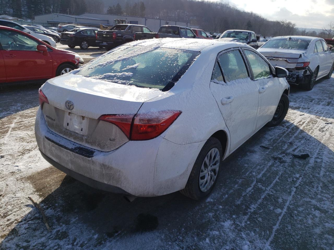 Photo 4 from auction – 2019 TOYOTA COROLLA L with VIN 2T1BURHE5KC138854