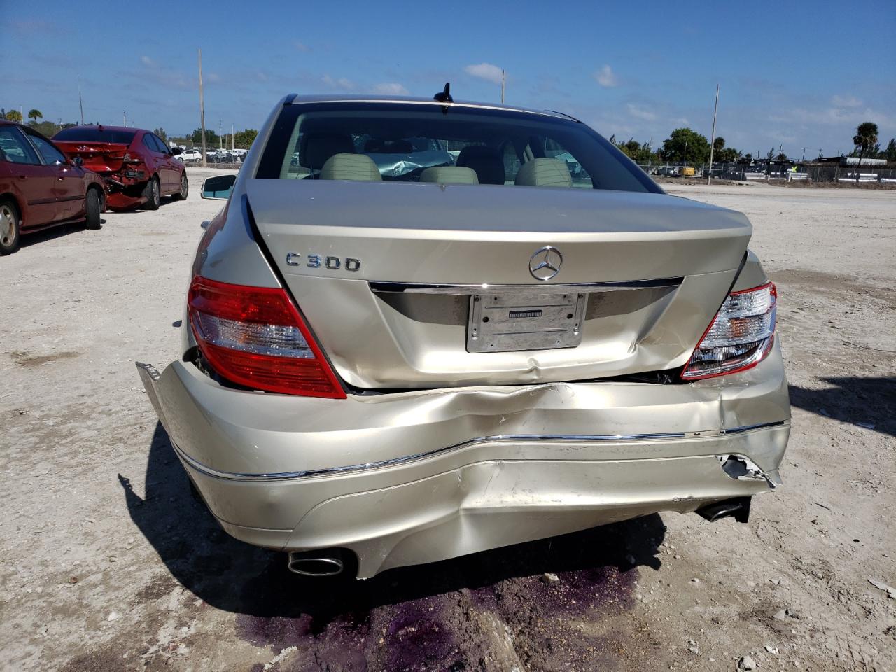 Photo 9 from auction – 2011 MERCEDES-BENZ C 300 with VIN WDDGF5EB7BA434360