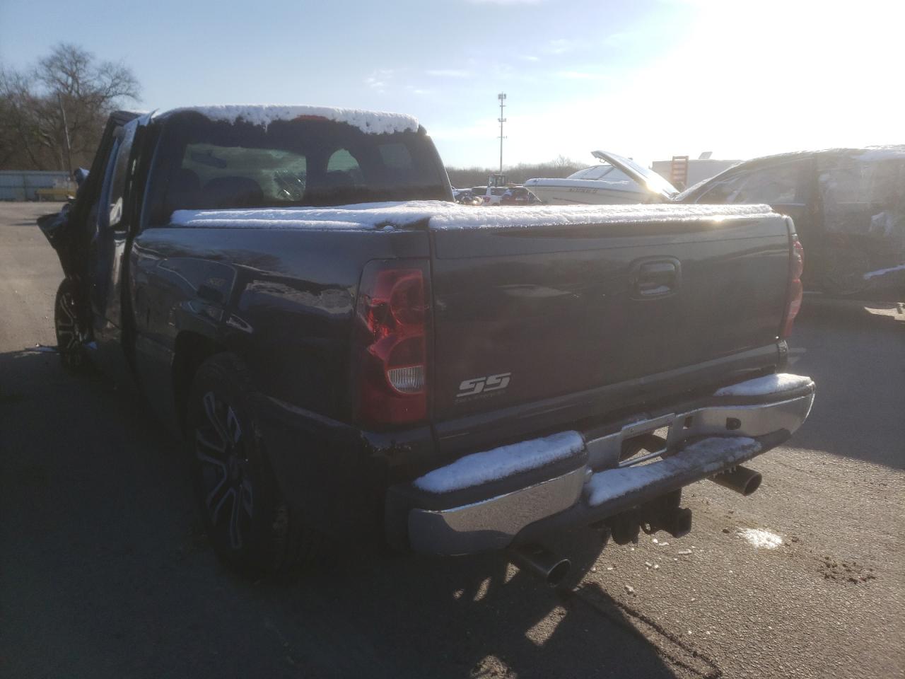 Photo 3 from auction – 2004 CHEVROLET SILVERADO with VIN 2GCEK19N141230662