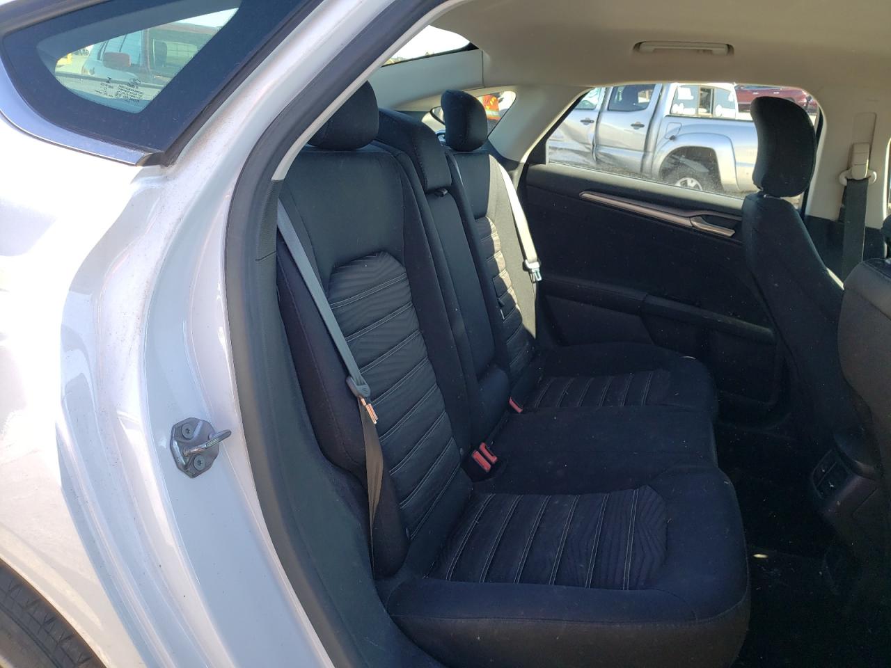 Photo 6 from auction – 2016 FORD FUSION SE with VIN 3FA6P0H76GR109974