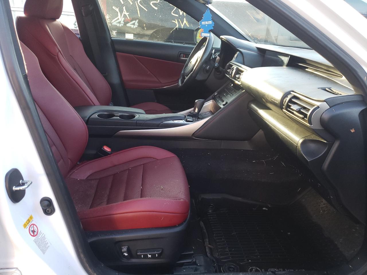 Photo 5 from auction – 2018 LEXUS IS 300 with VIN JTHBA1D21J5081312
