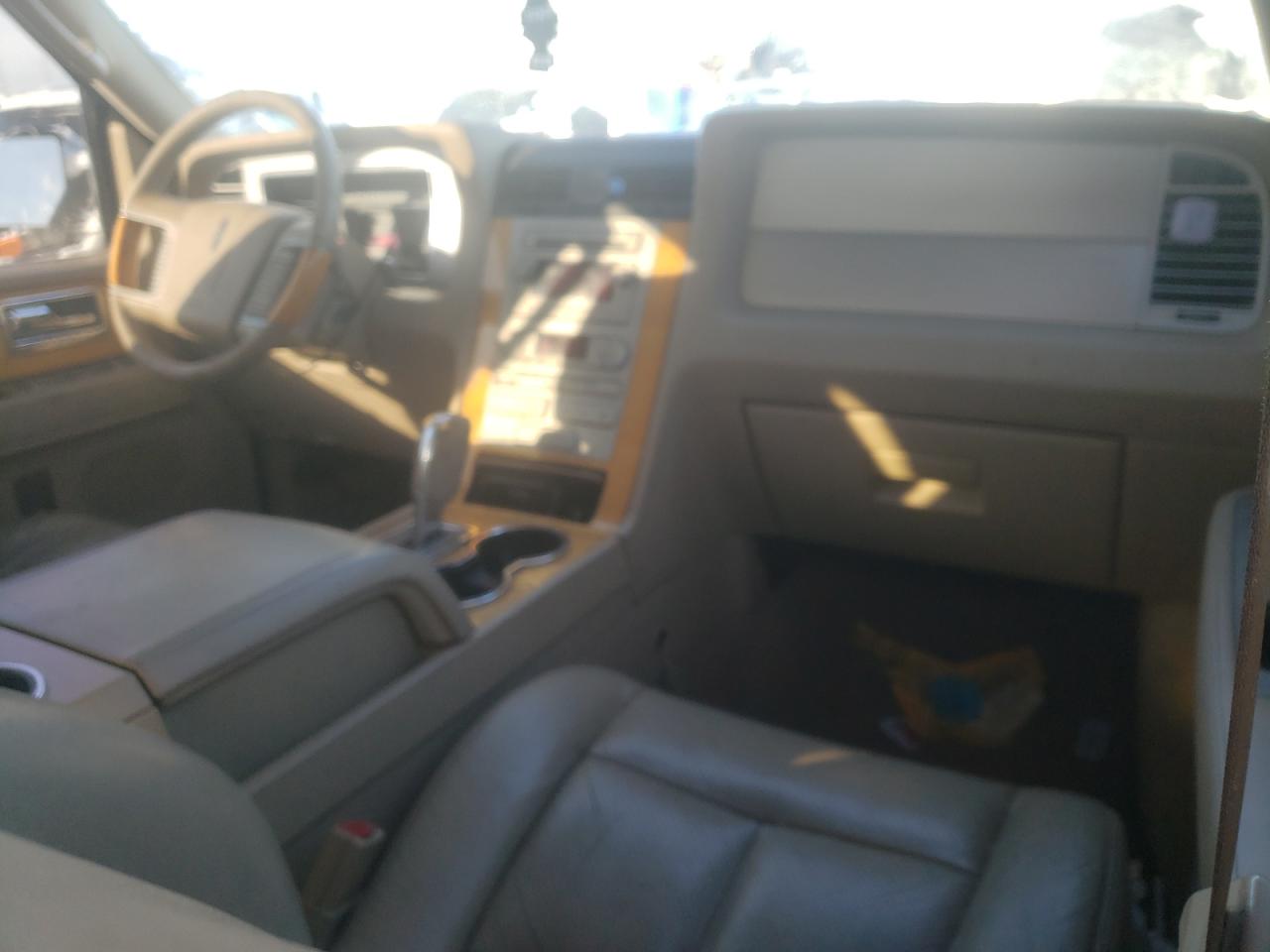 Photo 5 from auction – 2007 LINCOLN NAVIGATOR with VIN 5LMFU28557LJ07007