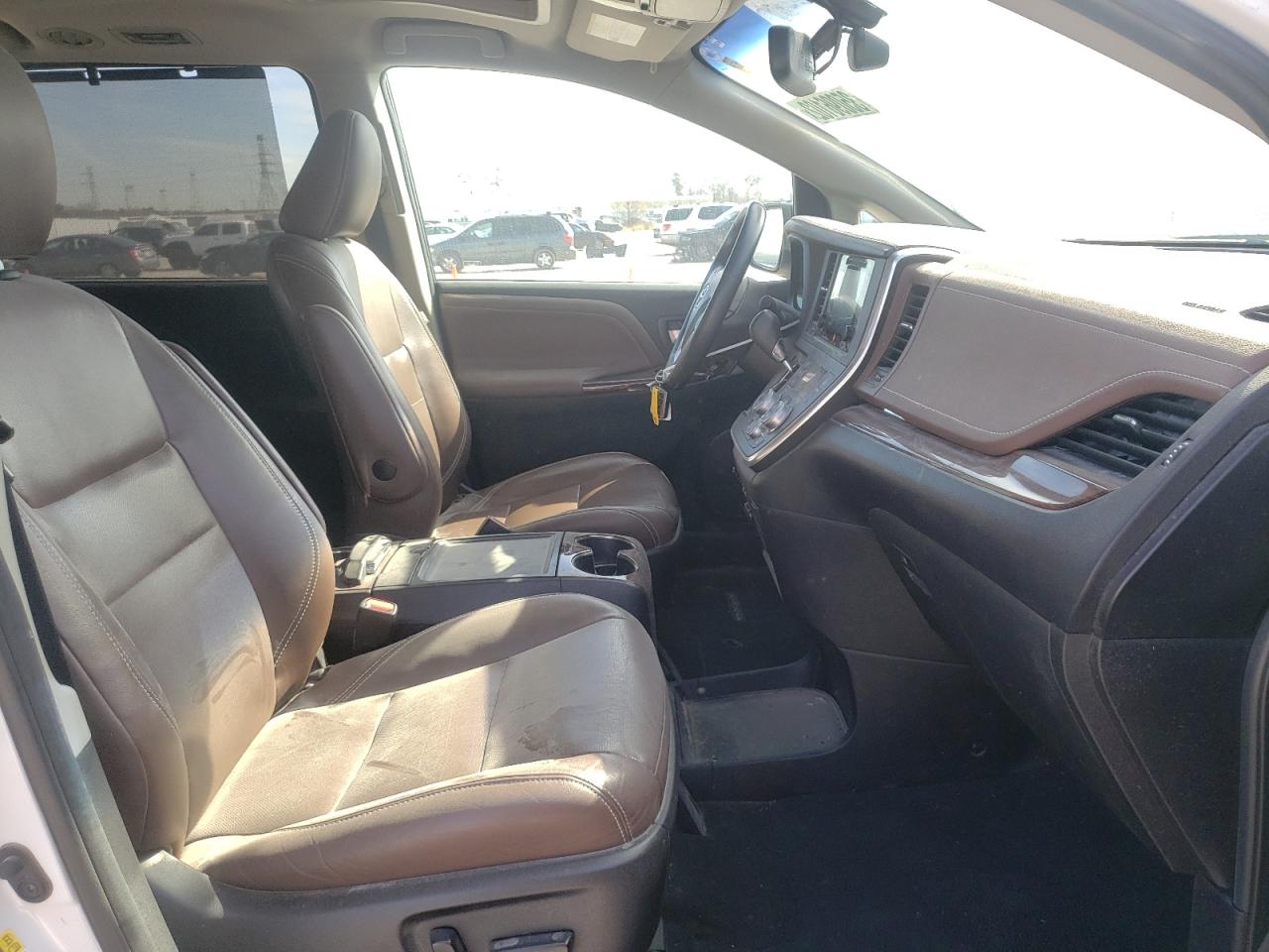 Photo 5 from auction – 2016 TOYOTA SIENNA XLE with VIN 5TDYK3DC0GS723969
