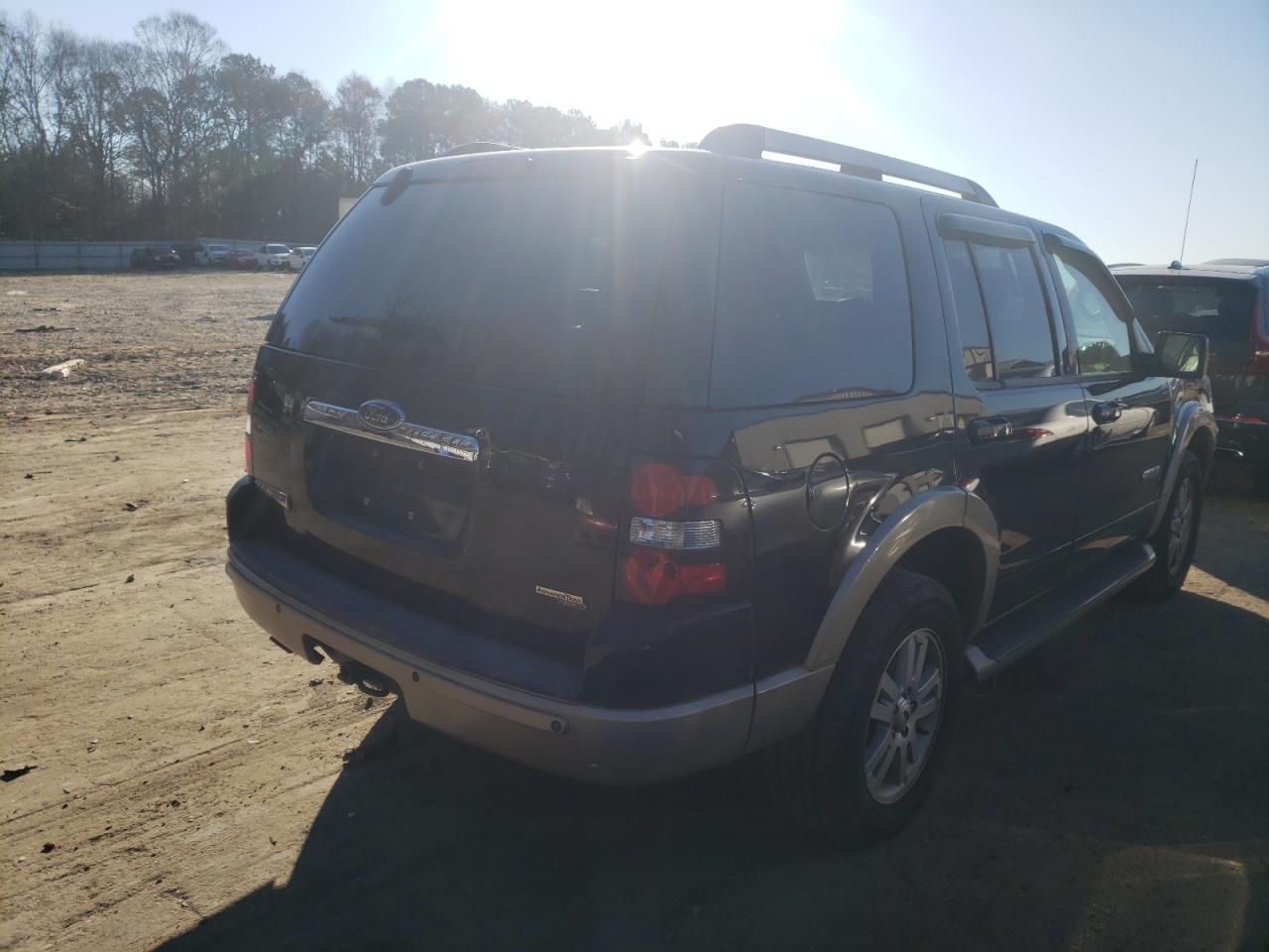 Photo 4 from auction – 2006 FORD EXPLORER E with VIN 1FMEU74E56UB36971