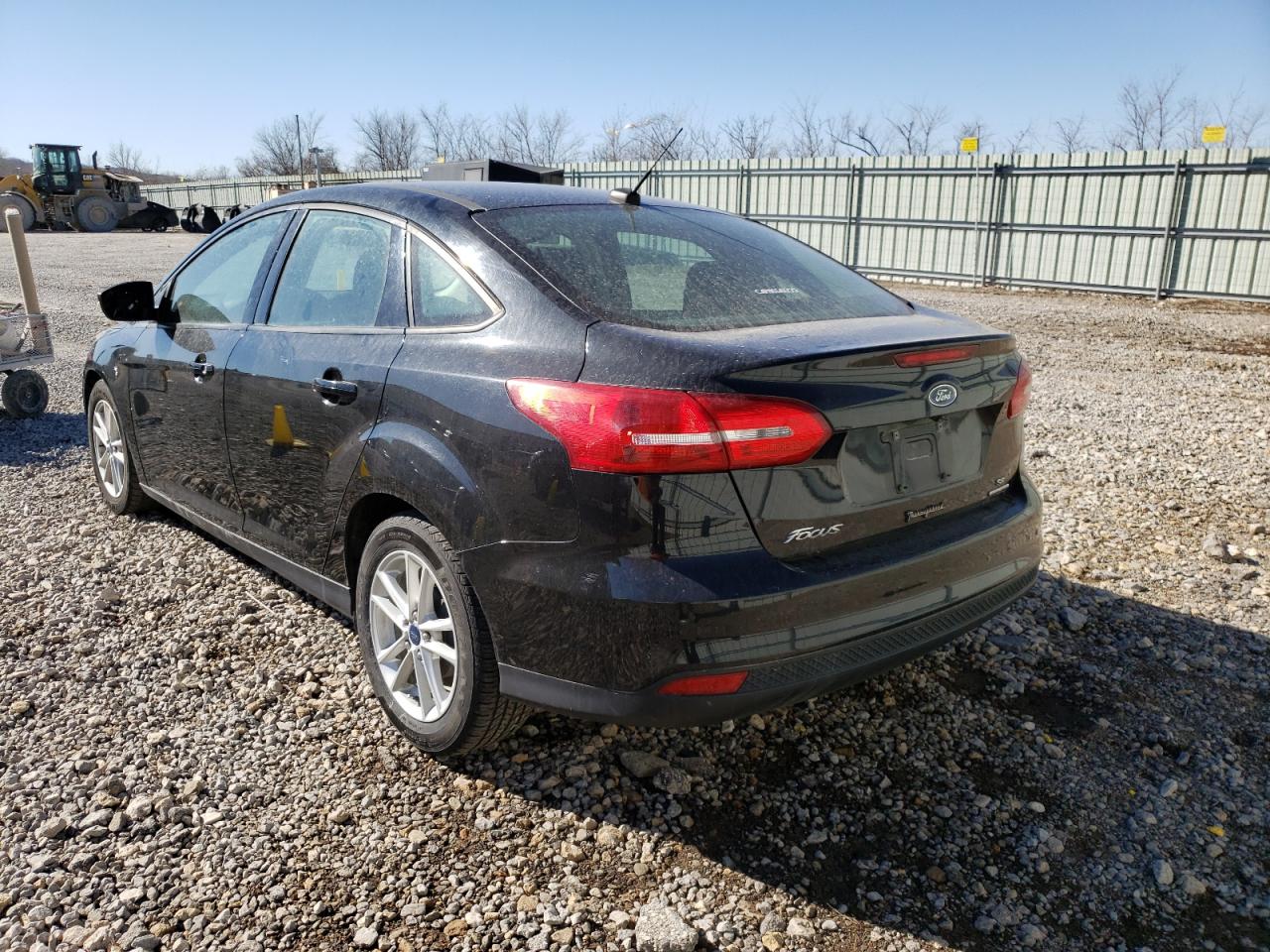 Photo 3 from auction – 2015 FORD FOCUS SE with VIN 1FADP3FE8FL231016