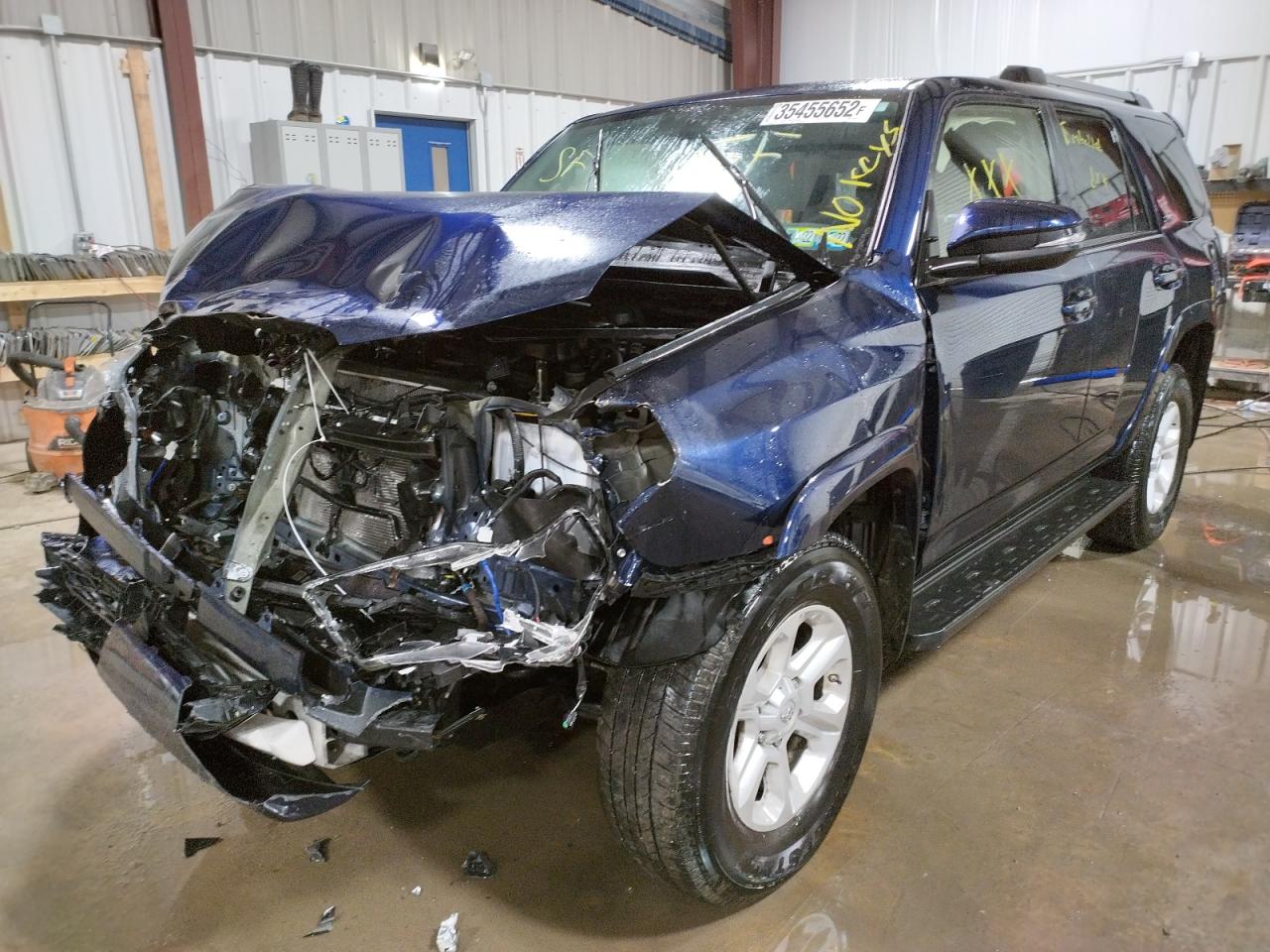Photo 2 from auction – 2019 TOYOTA 4RUNNER SR with VIN JTEBU5JR9K5634223