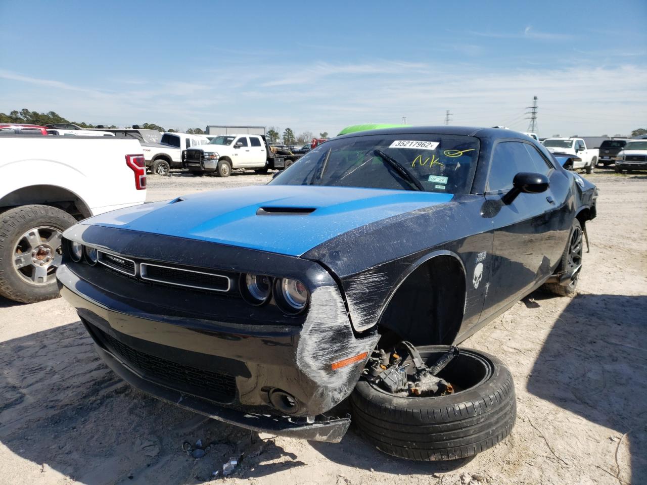 Photo 2 from auction – 2018 DODGE CHALLENGER with VIN 2C3CDZBT7JH141985