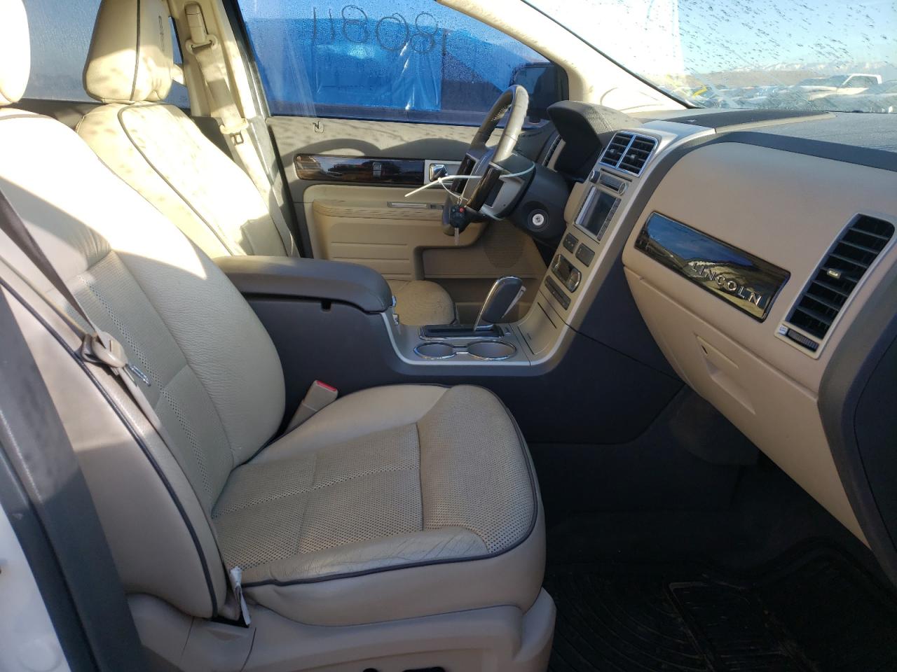Фото 5 с аукциона – 2008 LINCOLN MKX с VIN 2LMDU68CX8BJ12970