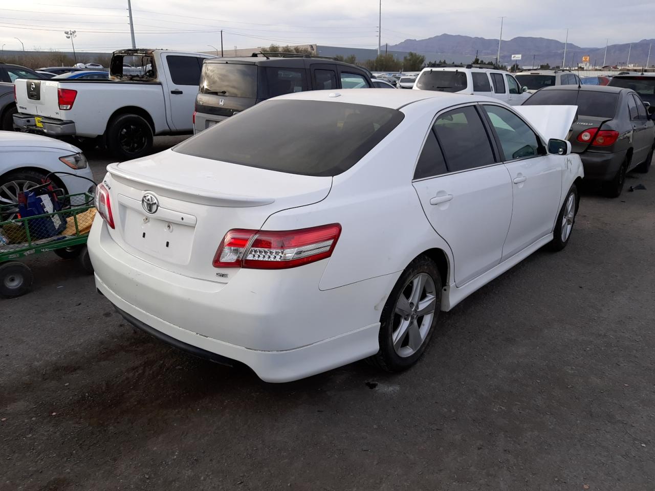 Photo 4 from auction – 2011 TOYOTA CAMRY BASE with VIN 4T1BF3EK9BU685237