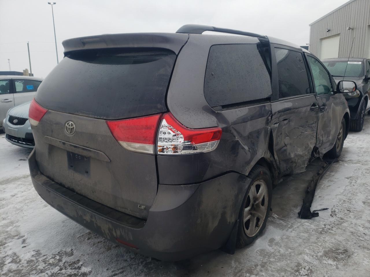 Photo 4 from auction – 2011 TOYOTA SIENNA LE with VIN 5TDKK3DC3BS057222