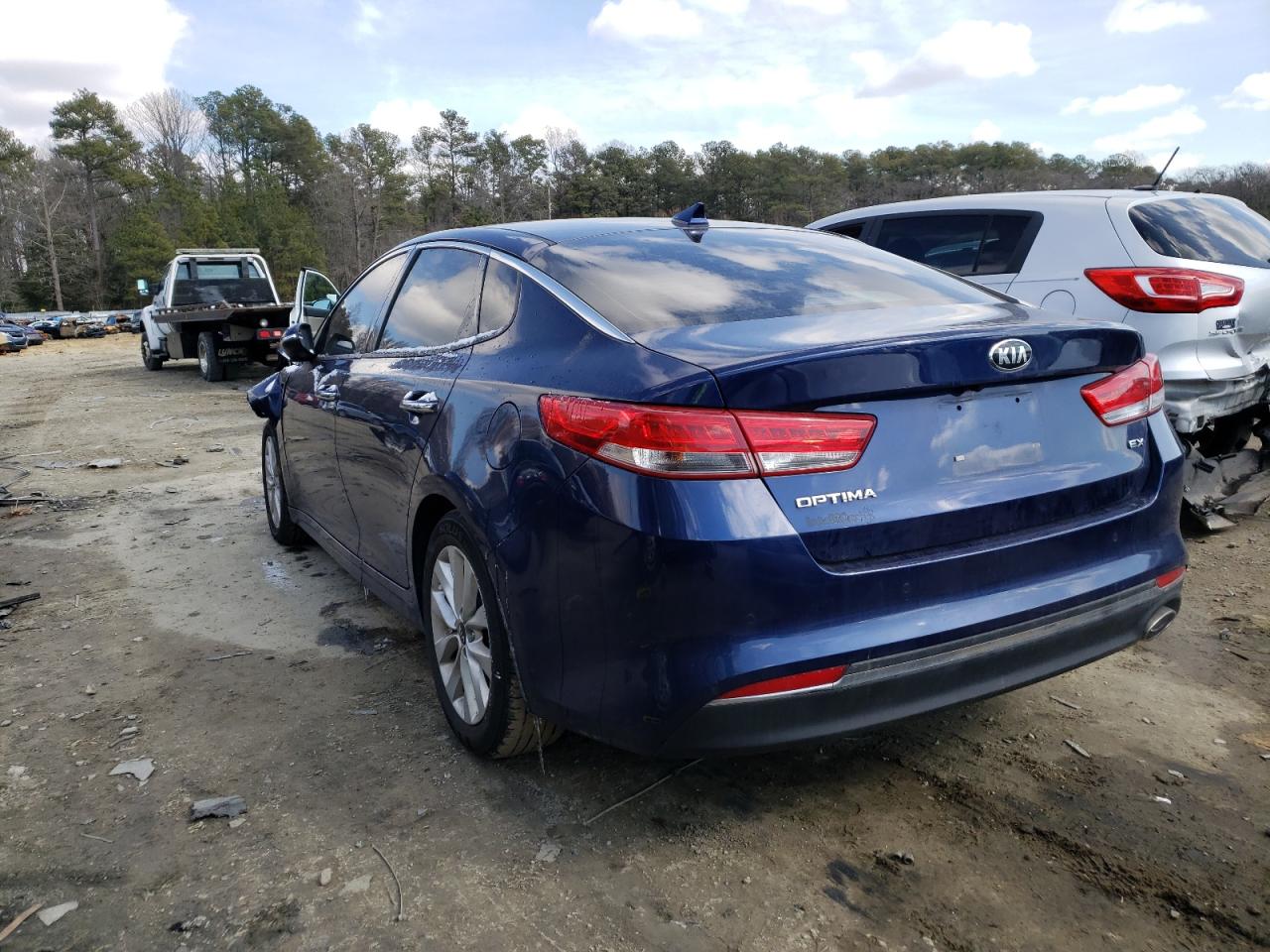 Photo 3 from auction – 2018 KIA OPTIMA EX with VIN 5XXGU4L36JG211929