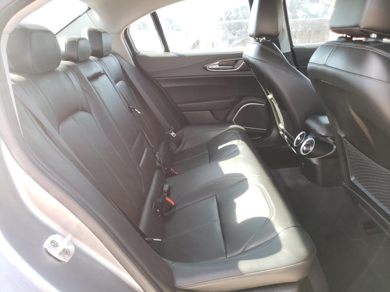 Photo 6 from auction – 2018 ALFA ROMEO GIULIA with VIN ZARFAEBN6J7581743